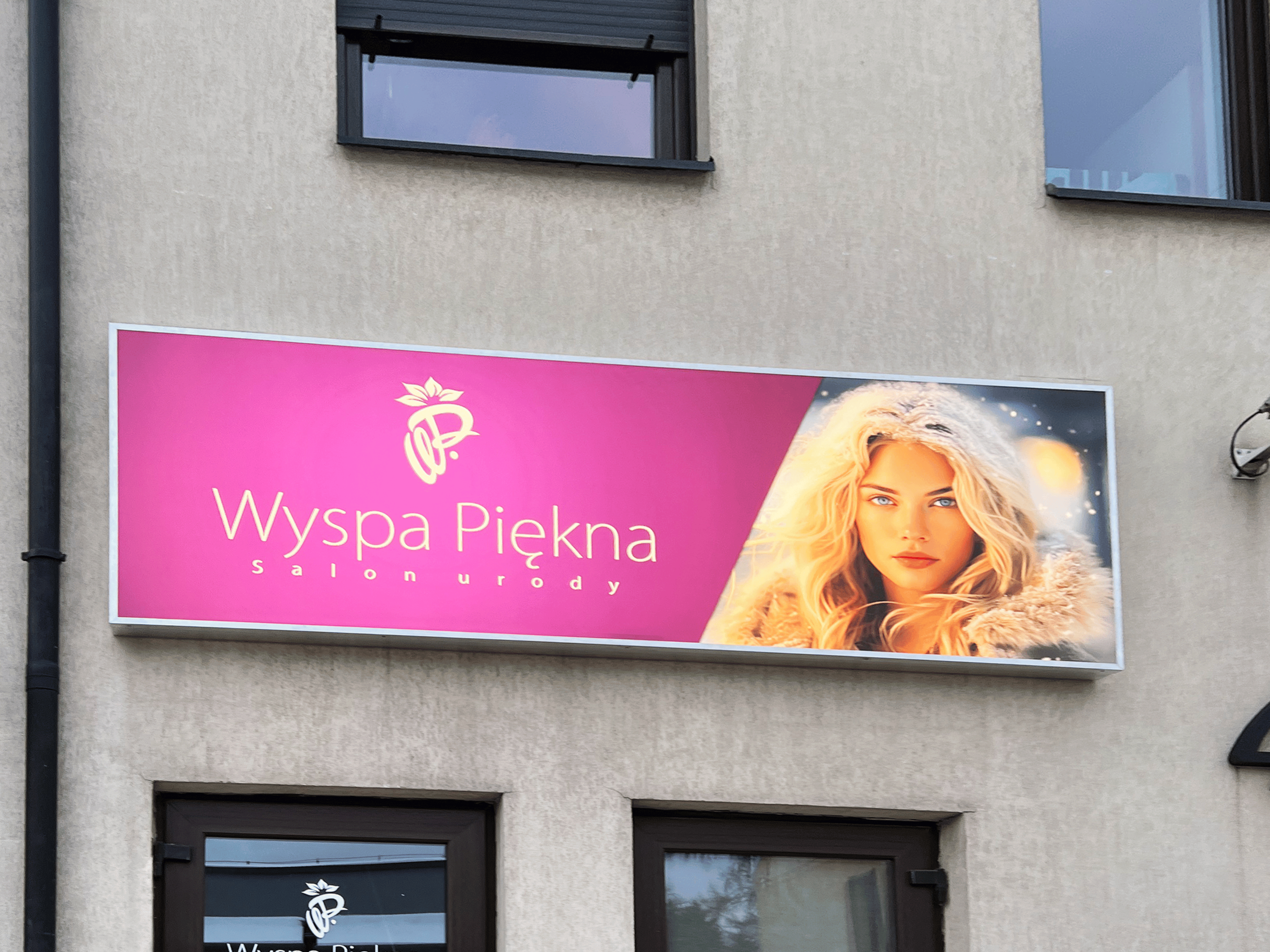 Zewnętrzny kaseton reklamowy podświetlany LightBox by. bannergear™ Zewnętrzny kaseton reklamowy podświetlany LightBox by. bannergear™