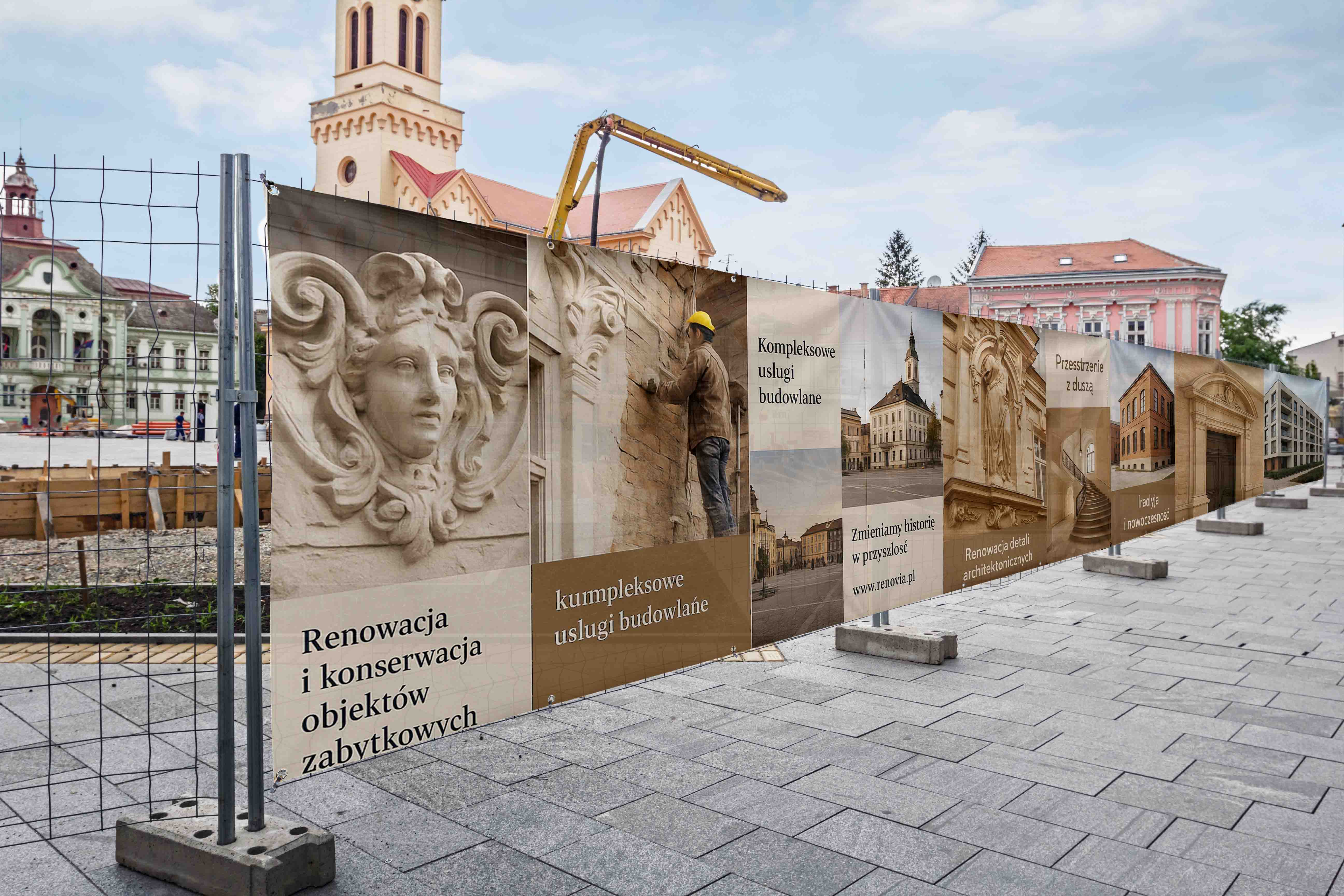 Baner na ogrodzenie budowlane