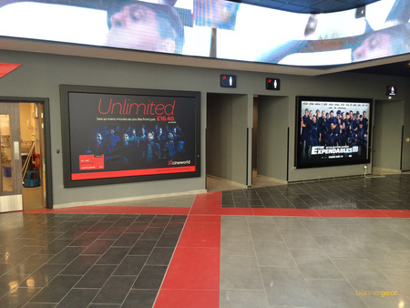  Werbetafel 220x120 cm - Billboard Wall Slim bannergear™ 