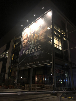 Reklamní banner s vlastním potiskem venkovní textilní síť 340g/m2